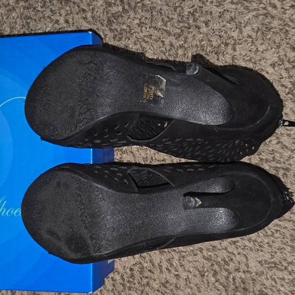 Cutout Peeptoe Booties - Picture 3 of 5